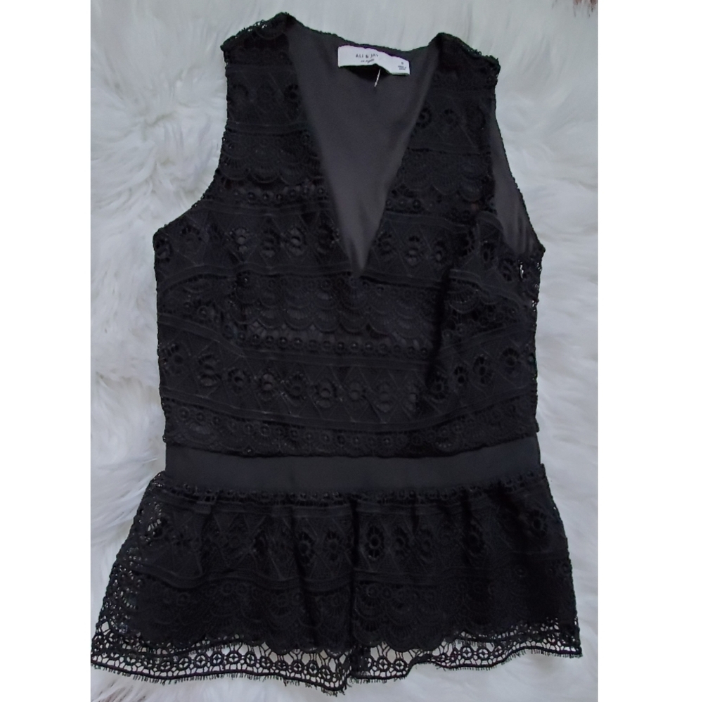 ❤ Ali & Jay black lace top 🖤